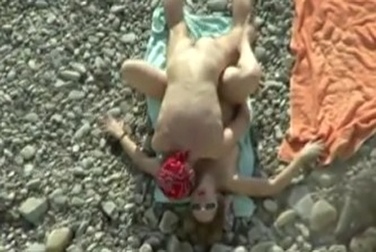 Спалили как нудисты трахаются на глазах у отдыхающих